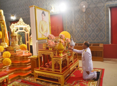 พิธีสวดพระพุทธมนต์และทำบุญตักบาตรถวายพระราชกุศล ... พารามิเตอร์รูปภาพ 1