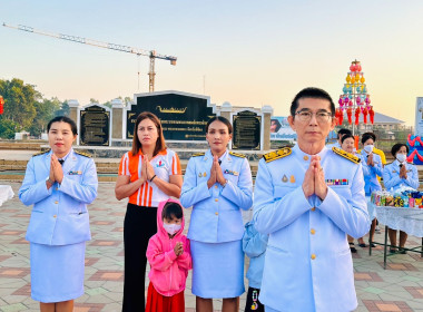 พิธีสวดพระพุทธมนต์และทำบุญตักบาตรถวายพระราชกุศล ... พารามิเตอร์รูปภาพ 4