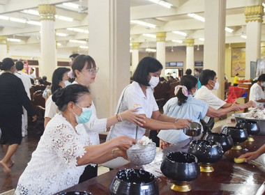 พิธีทำบุญตักบาตร ฟังพระธรรมเทศนา เนื่องในเทศกาลวันมาฆบูชา ... พารามิเตอร์รูปภาพ 5