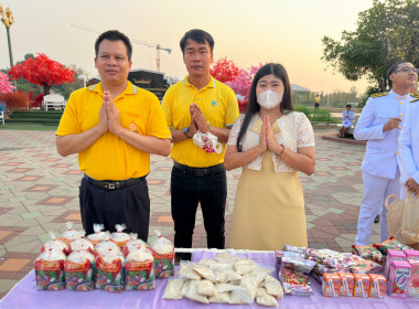 พิธีเจริญพระพุทธมนต์และทำบุญตักบาตร ... พารามิเตอร์รูปภาพ 2